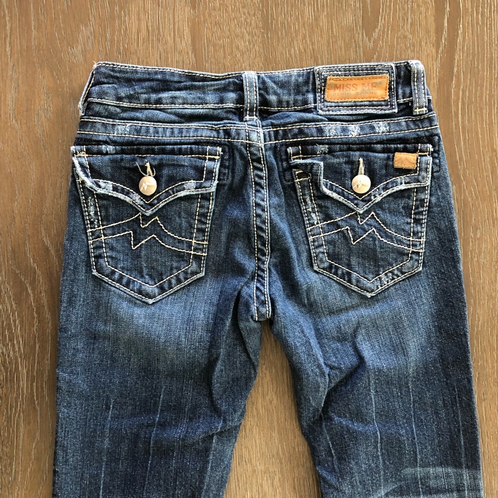 Miss Me Jeans size 28 boot cut contrast stitching